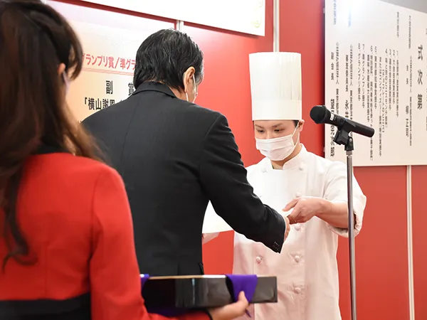 中島 祐介の受賞の様子